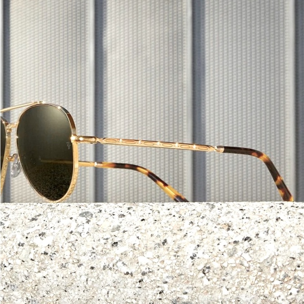 Ray ban aviator black lenses gold frame large sunglasses